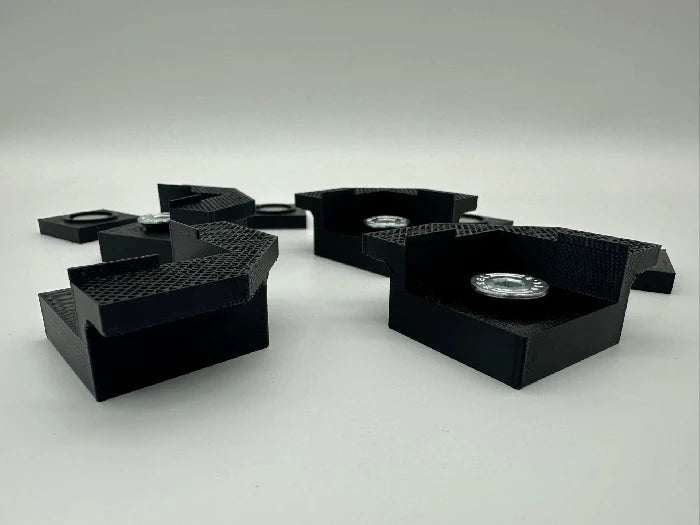 Sistema magnetico per porta d'ispezione ad angolo dritto